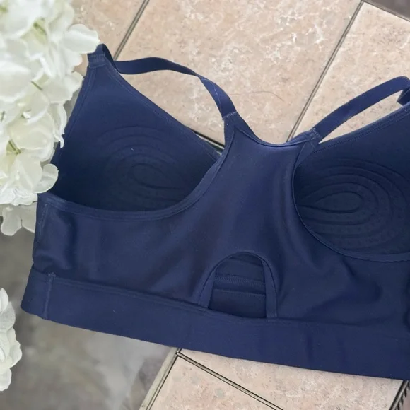 Under Armour Blue Sports Bra with Adjustable Straps - Picture 2 of 3
